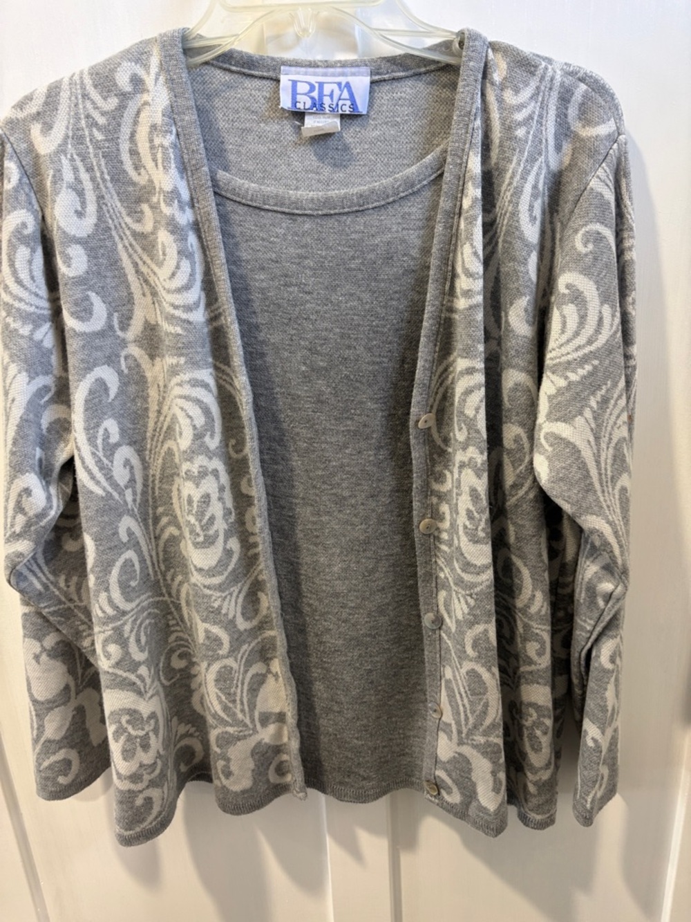 Classic Gray & White Floral-Pattern Button Cardigan